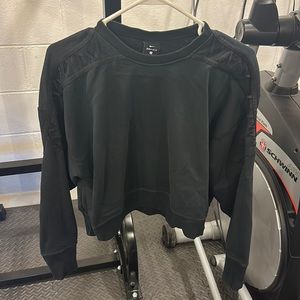 Nike cropped black sweatshirt with ribbed sleeves
